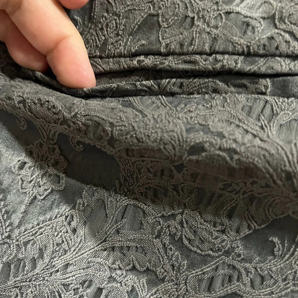 Gray floral design pants, size XS. - Picture 4 of 8